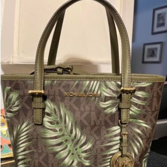 Michael Kors Jet Set Palm Leaf Handbag - Picture 1 of 4